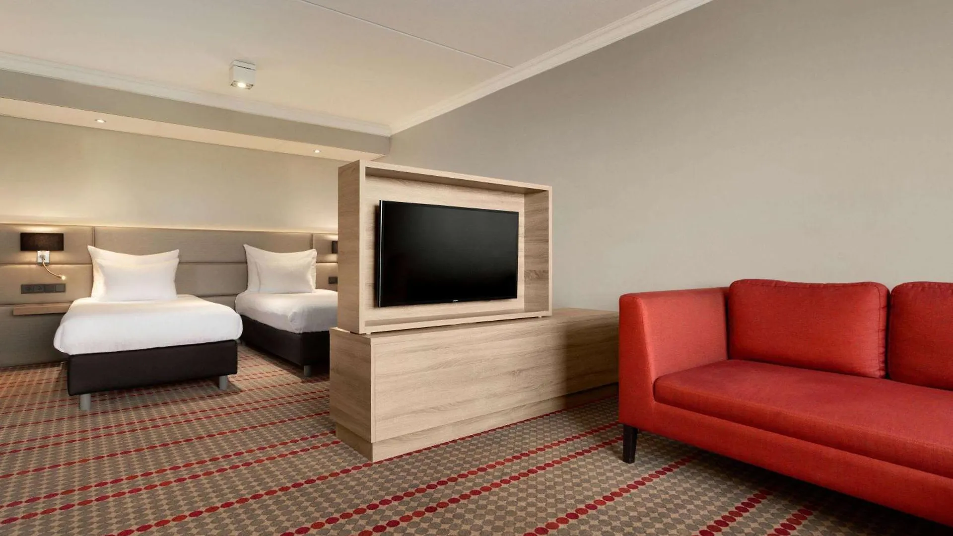 Ramada By Wyndham Amsterdam Airport Schiphol Otel Badhoevedorp